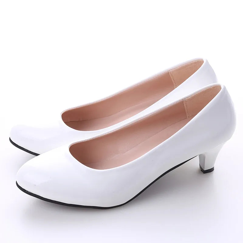 Women's Nude Medium-Heel Pumps – Elegant Closed-Toe Heels for Office & Party